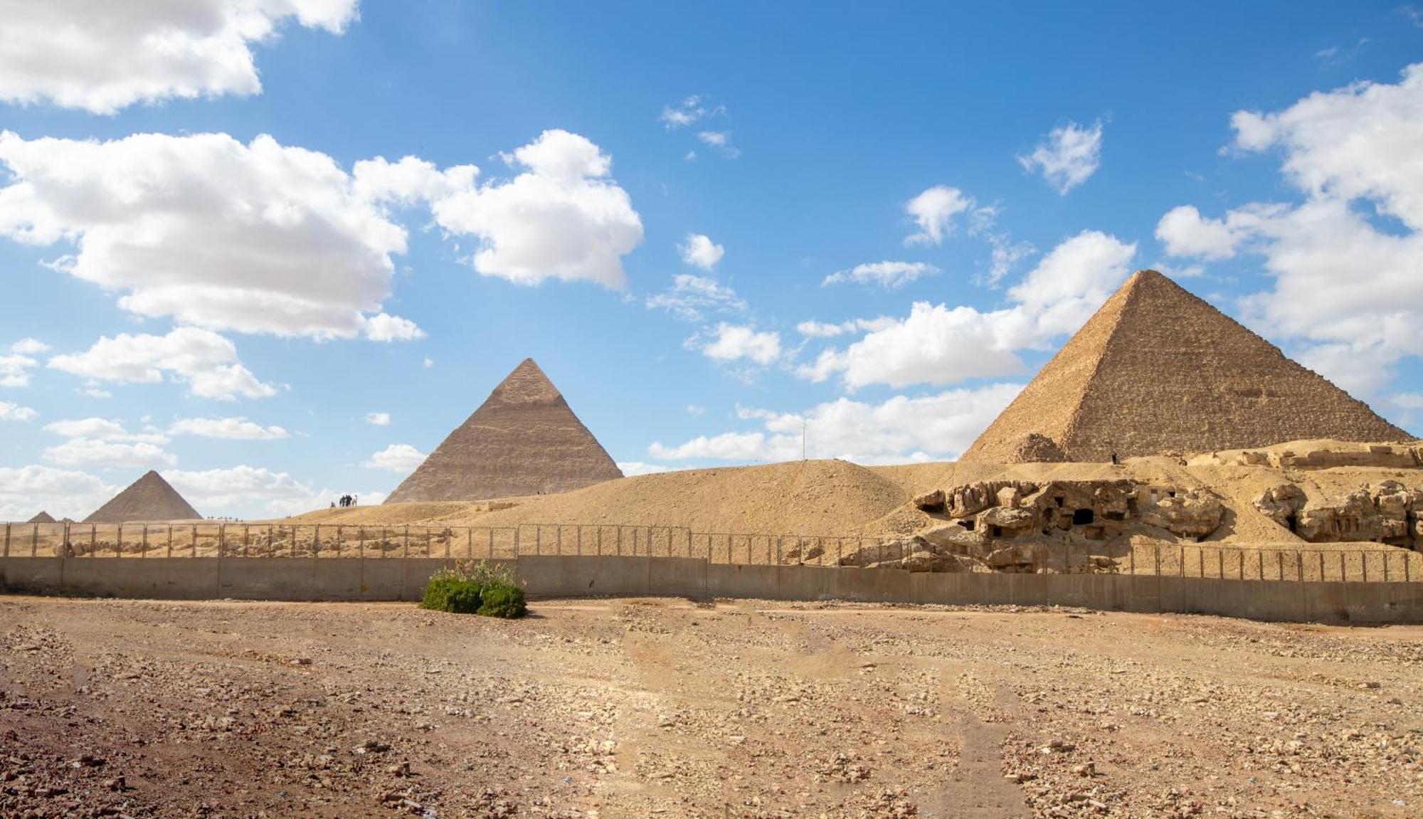 Отель Soul Pyramids View Kafrat al Jabal Экстерьер фото